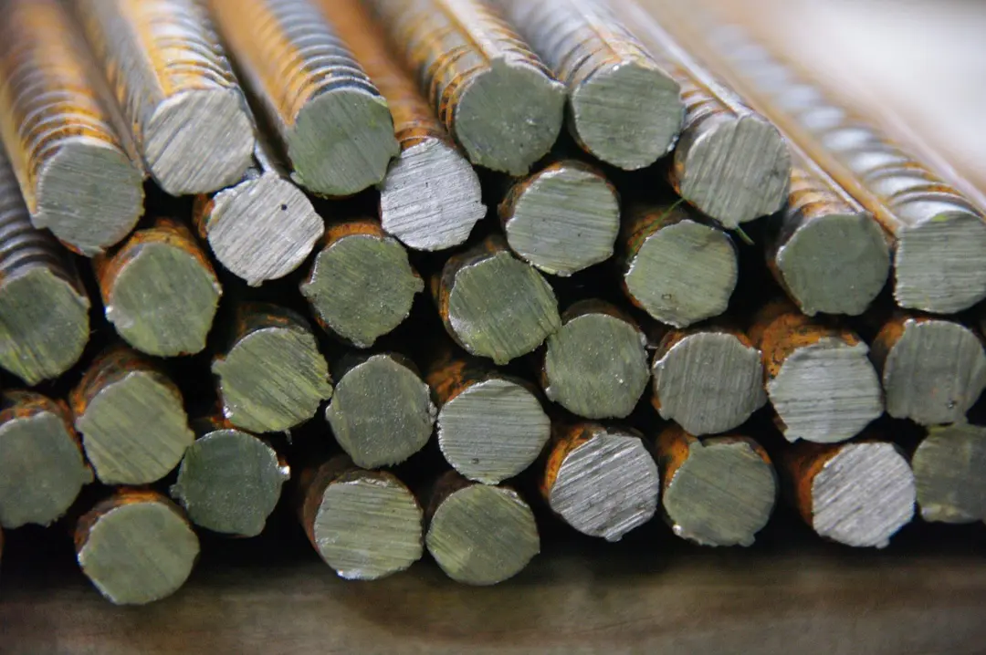 Bundle of cut steel bars